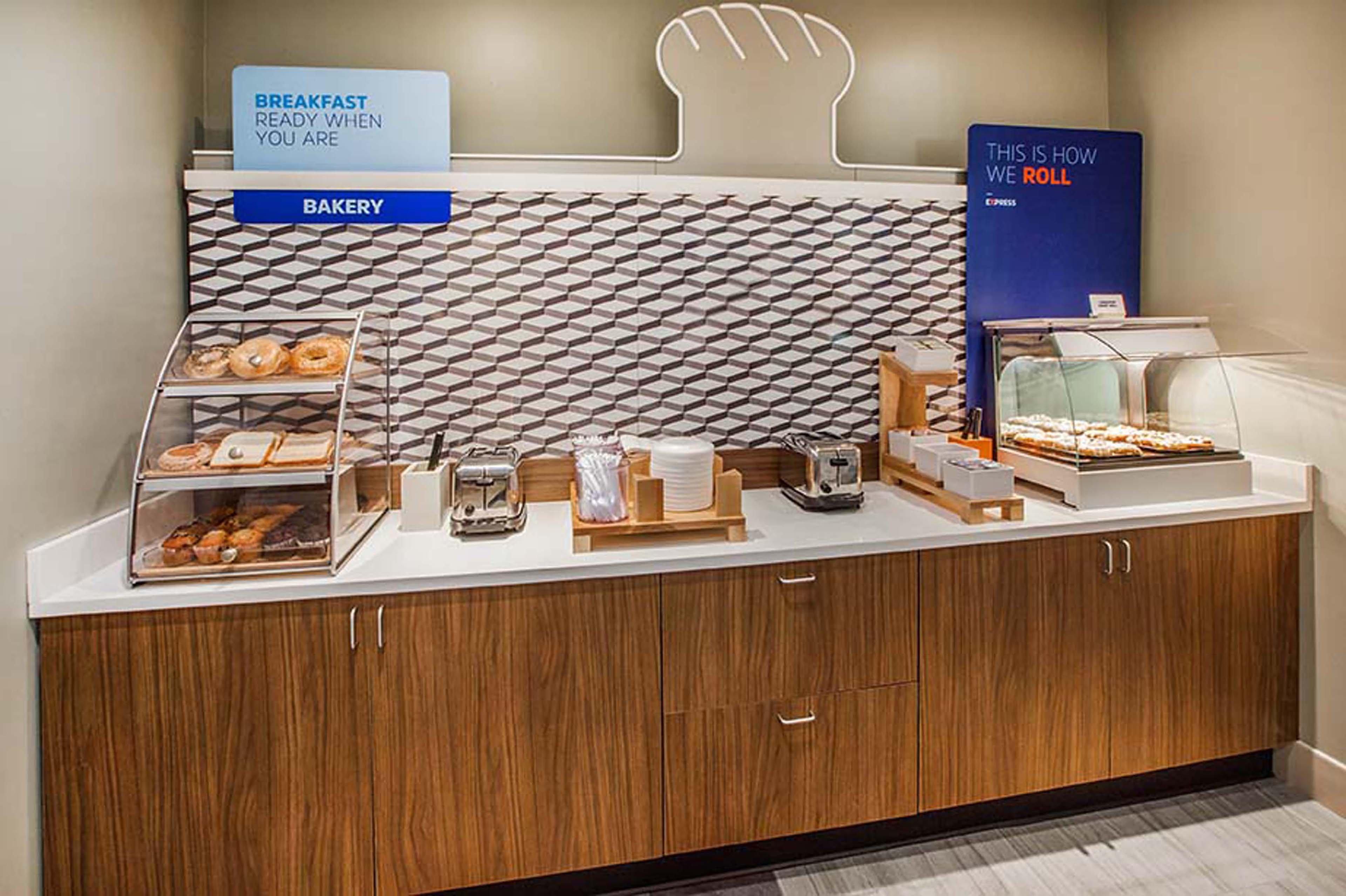 Holiday Inn Express And Suites Granbury By Ihg Екстериор снимка